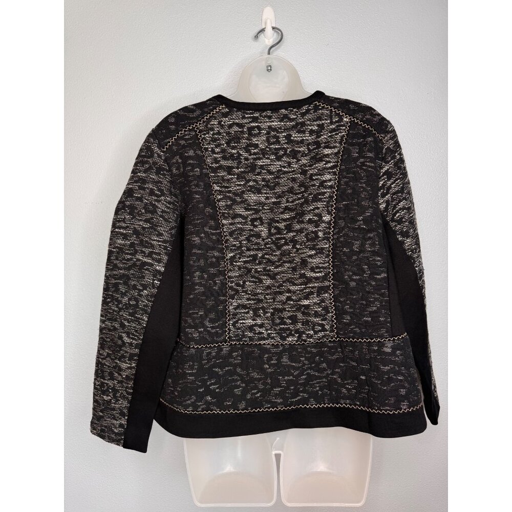 NWT Chicos Womens Black & White Textured Knit Jacket With Gold Zipper Size 3P - Picture 3 of 12